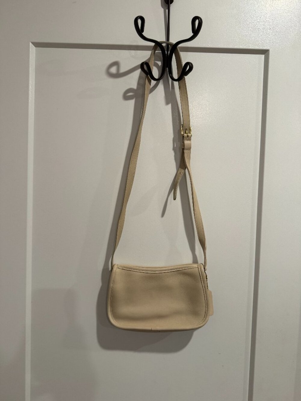 Vintage Coach Bone Ivory Leather Wendie Zip Crossbody Bag C8P-9031 USA Brass